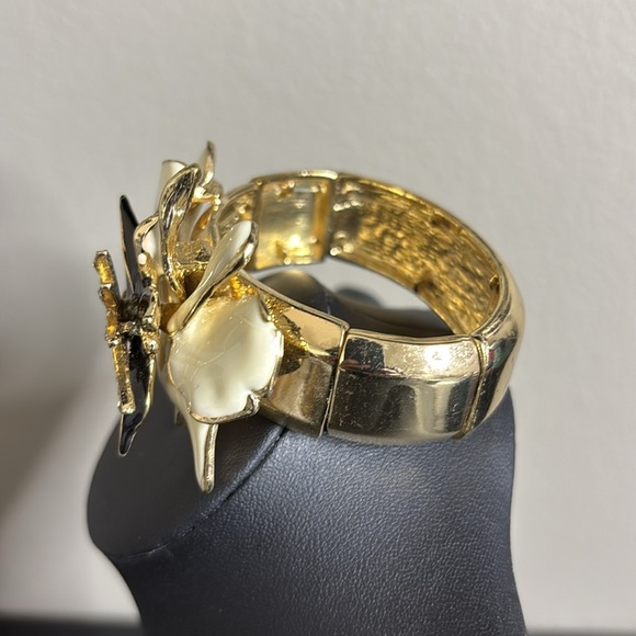 Floral Enamel Rhinestone Gold Black Floral Stretch Chunky Statement Bracelet - Picture 2 of 6